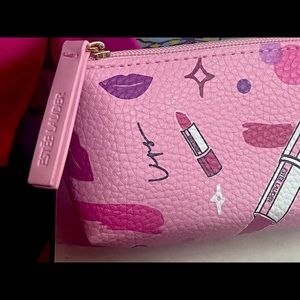 Blowout Sale !NOW @999 !New !Estée Lauder Bright Pink Cosmetic Case Small